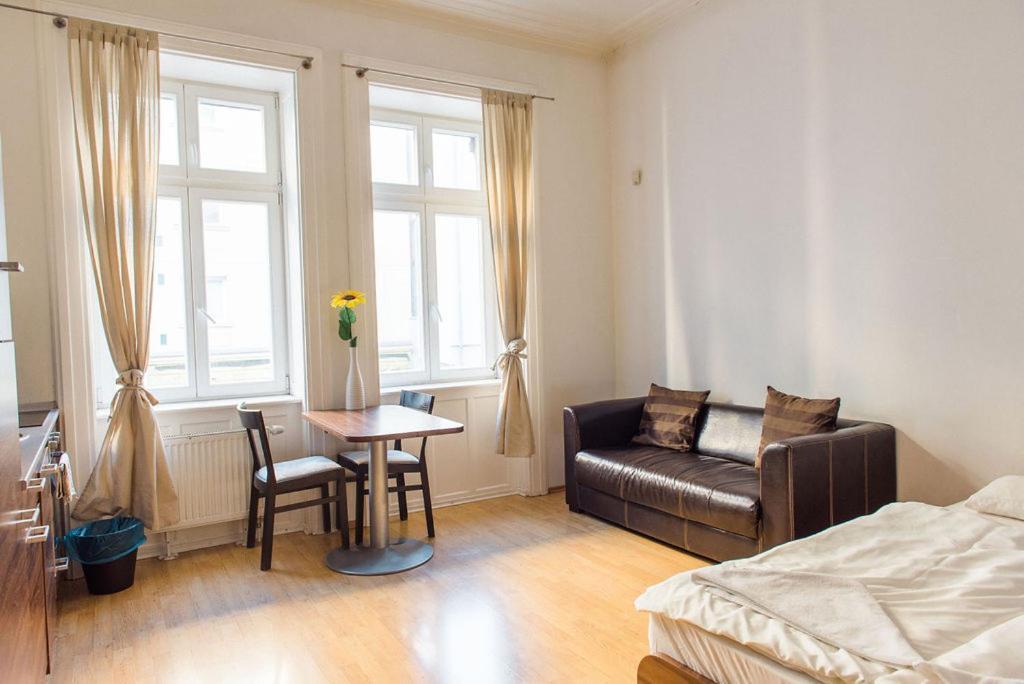 Lion Apartments In Historical Center, Bratislava Old Town Exterior foto