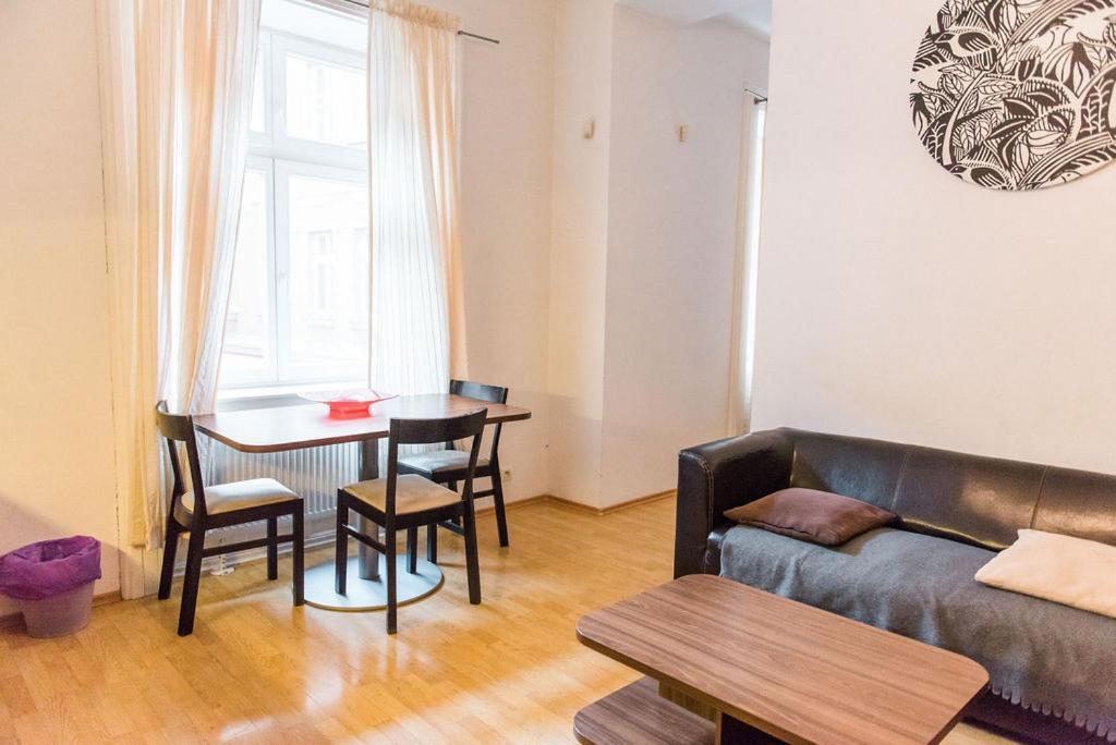 Lion Apartments In Historical Center, Bratislava Old Town Exterior foto